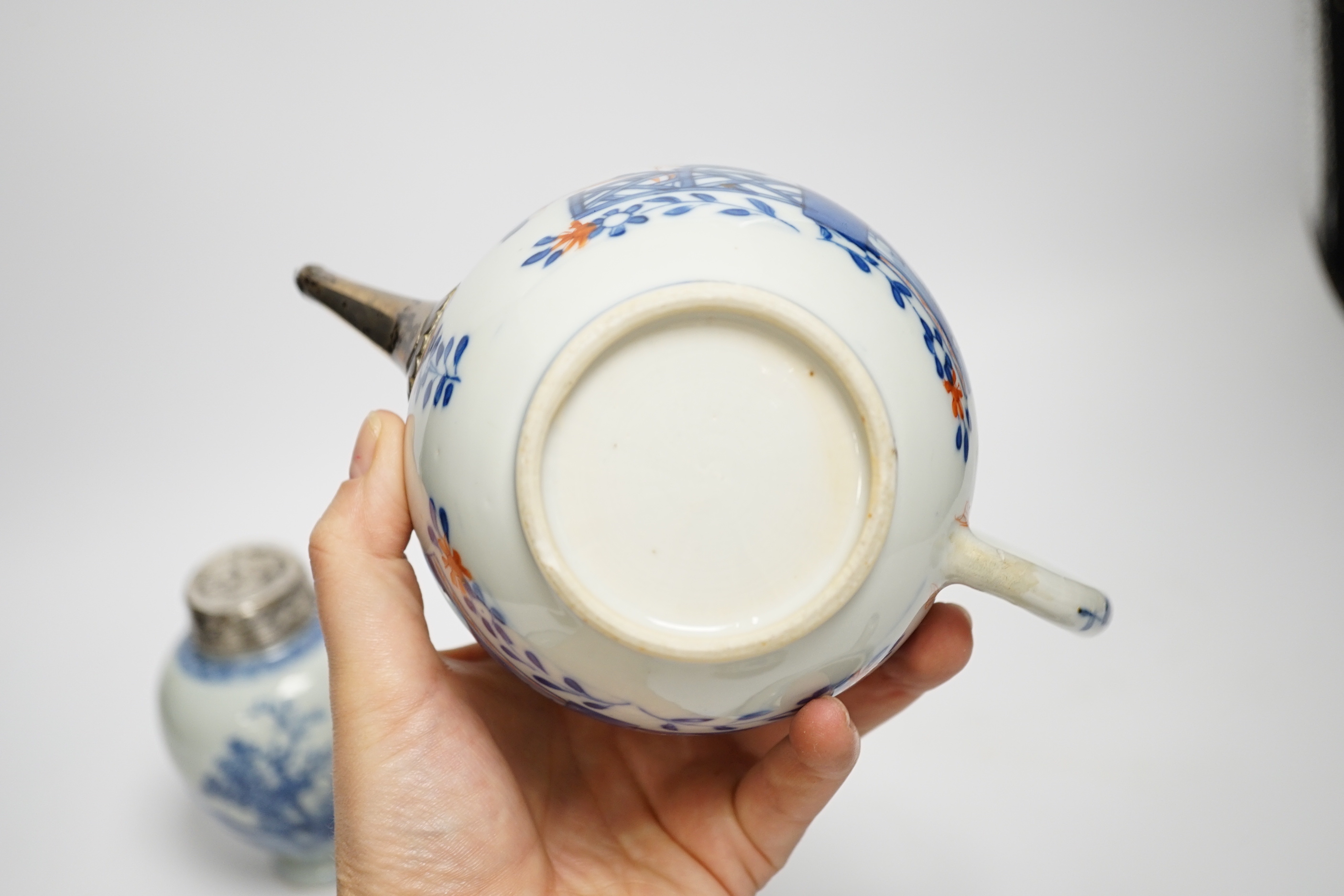 18th / 19th century Chinese export porcelain: two teapots, a tea canister, a plate and a teabowl, - Image 8 of 9
