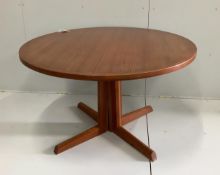 A Gudme Mobelfabrik mid century teak extending dining table, 220cm extended, two spare leaves, depth