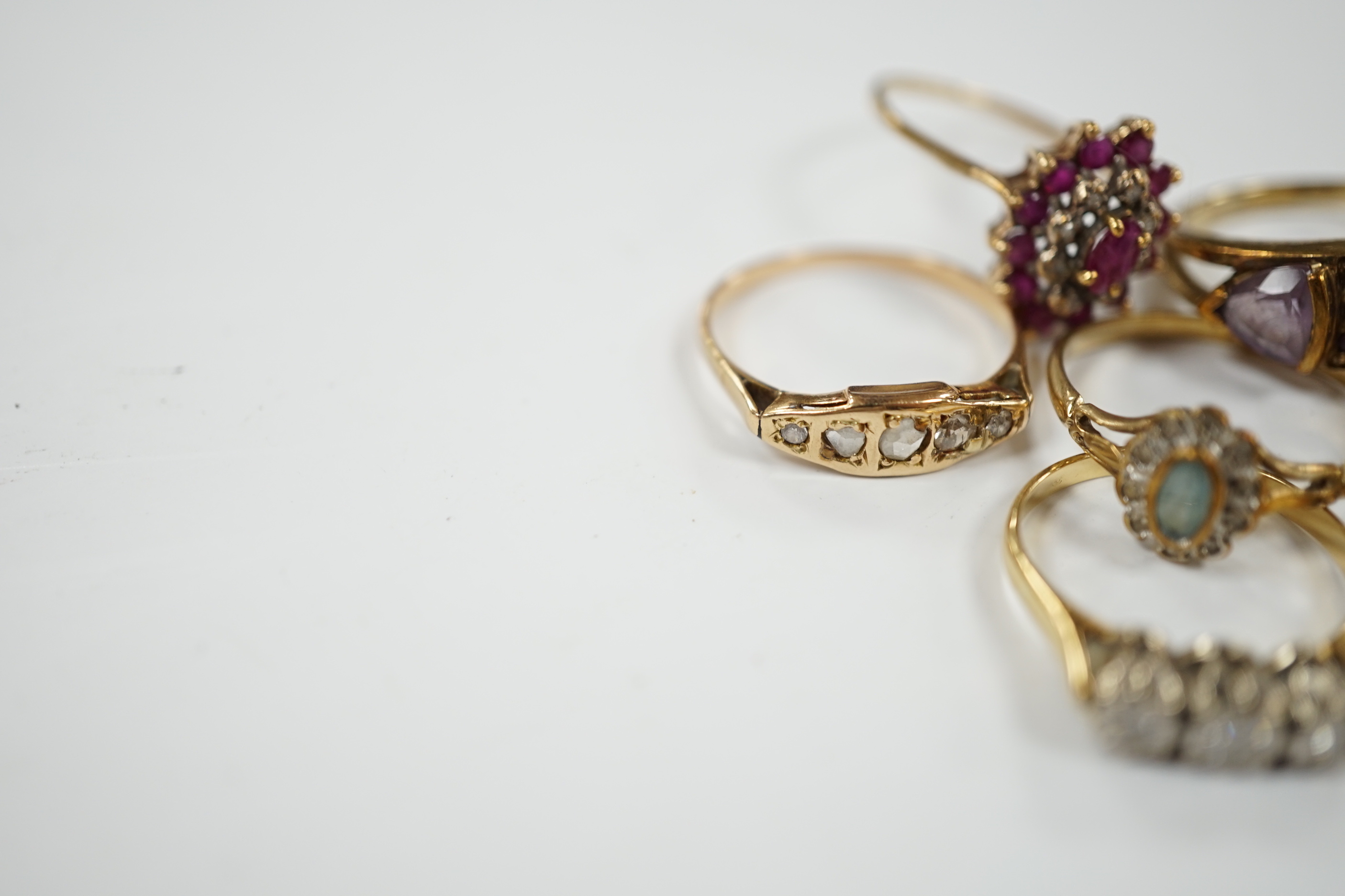 Seven assorted mainly modern 9ct gold and gem set dress rings, including three stone diamond and - Image 7 of 7