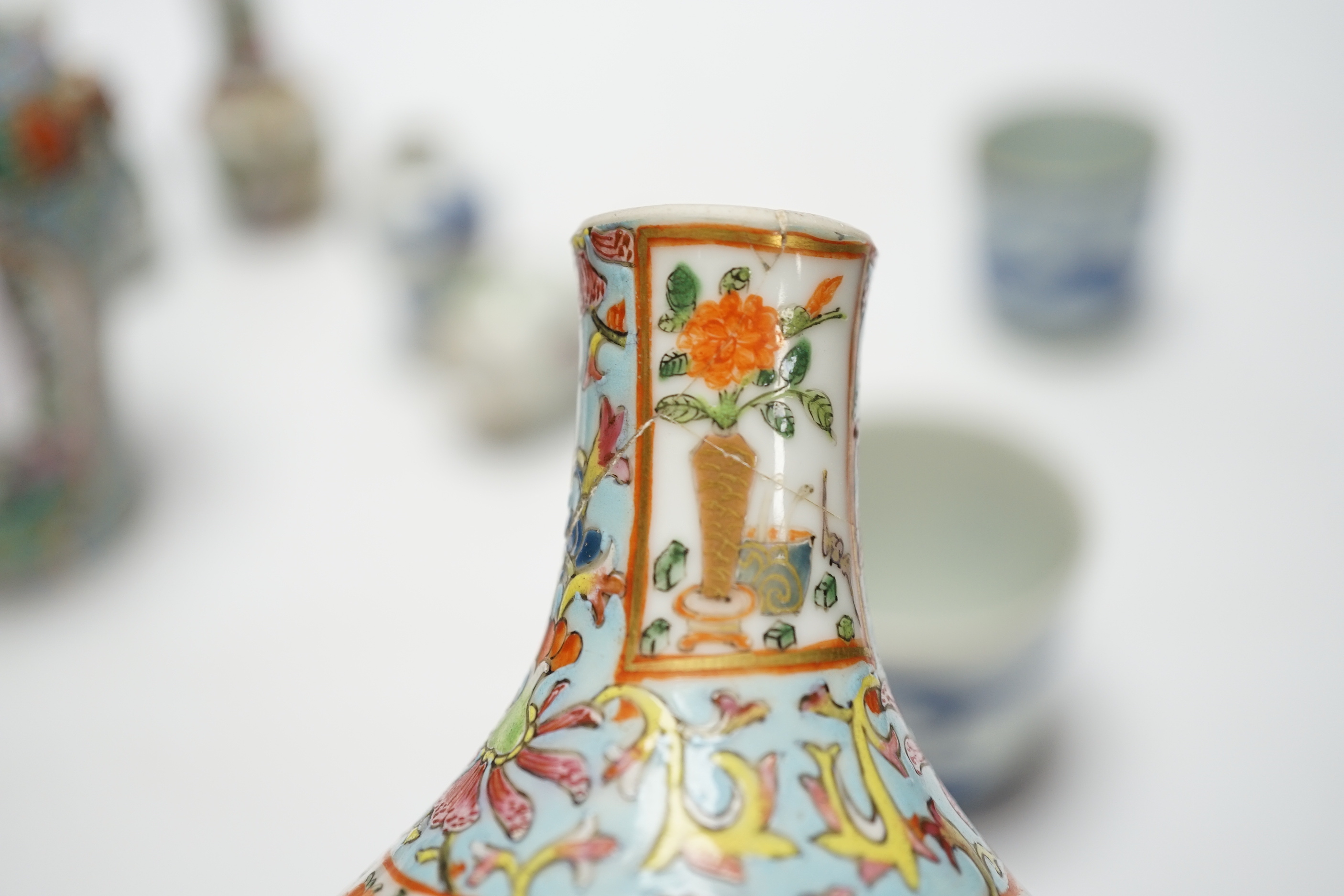 A group of Chinese famille rose small vases and blue and white items, late 19th/early 20th - Image 8 of 10
