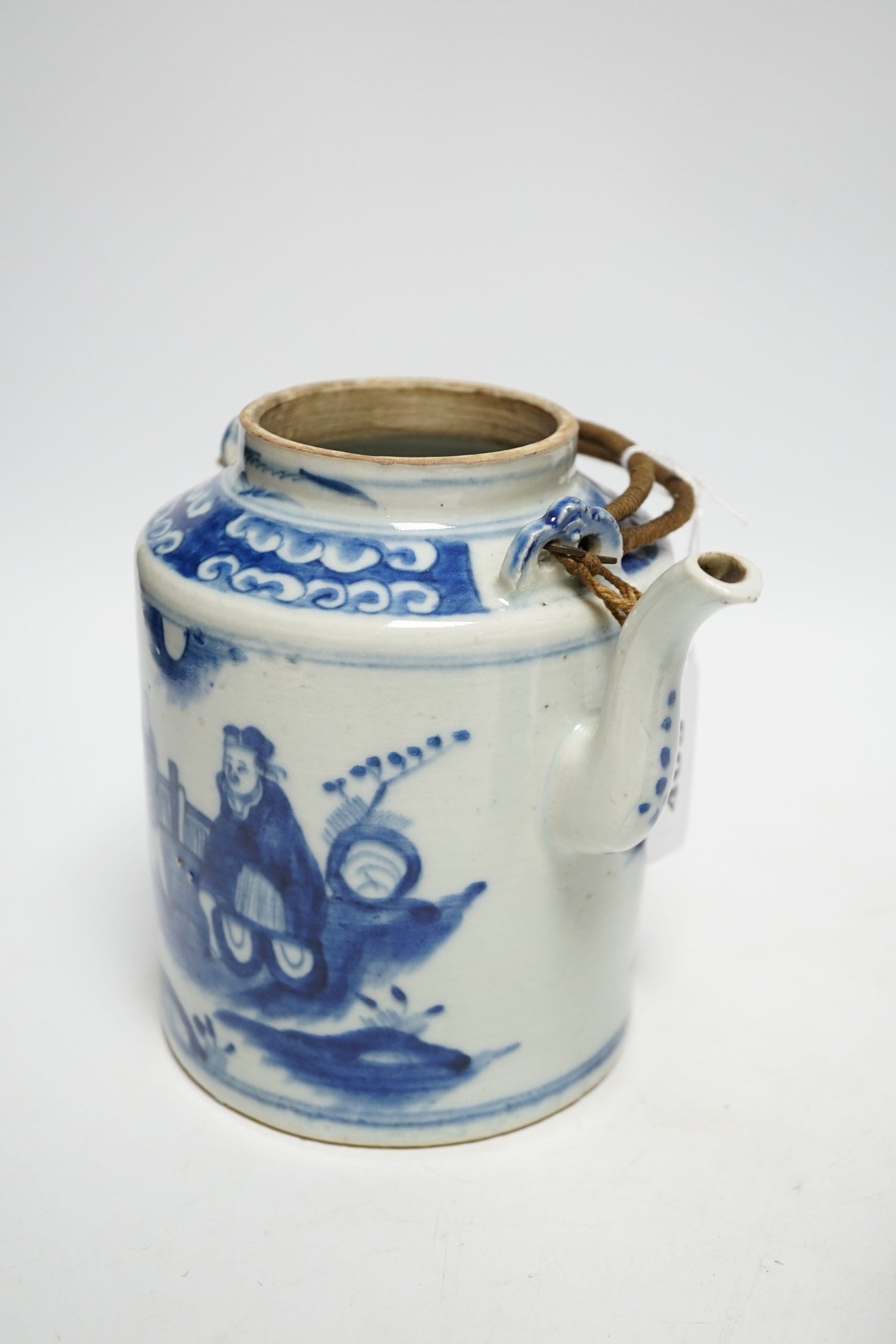 19th century Chinese blue and white porcelain comprising teapot, vase and dish, largest 18cm high - Image 7 of 8