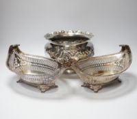 A pair of late 19th/early 20th century pierced plated oval dishes and plated jardiniere, dishes