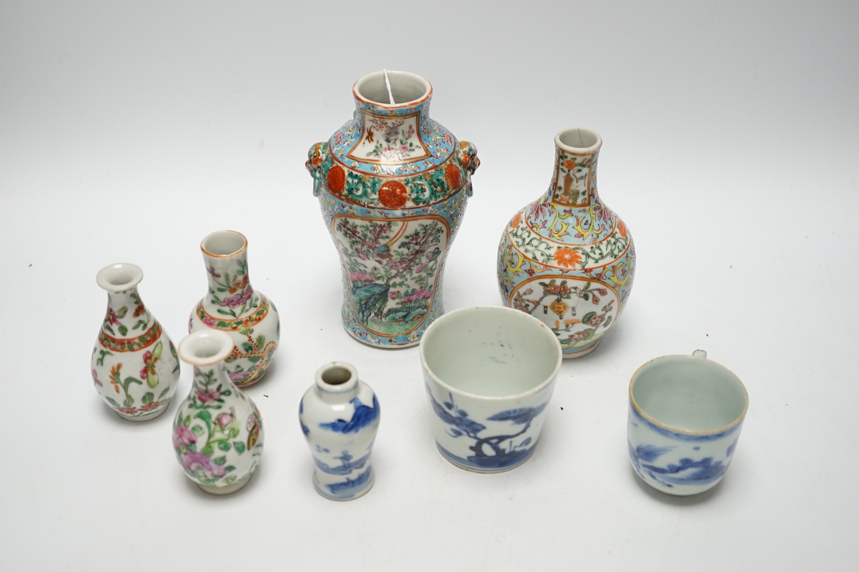 A group of Chinese famille rose small vases and blue and white items, late 19th/early 20th - Image 4 of 10