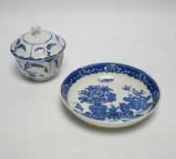 An 18th century Worcester Immortelle pattern sugar bowl and cover and a bat saucer dish, saucer dish