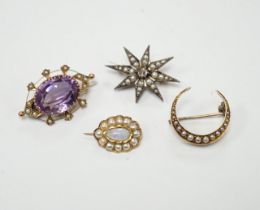 An early 20th century 9ct, amethyst and seed pearl set oval brooch, 33mm, a yellow metal and seed