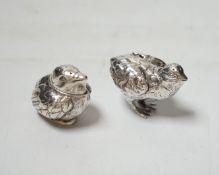 Two novelty silver pepperettes, modelled as chicks, the smallest with import marks for London, 1925,