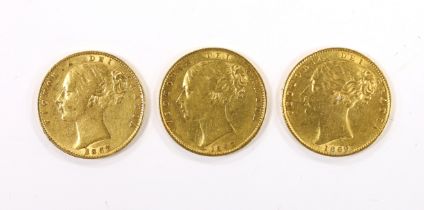 British gold coins, three Victoria gold sovereigns - 1869 die no. 28, about fine, two 1862 wide