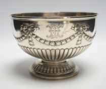 A late Victorian demi fluted silver rose bowl, London, 1896, diameter 17.6cm, 11.8oz.
