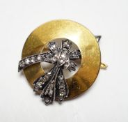 An early 20th century yellow metal and rose cut diamond cluster set circular brooch, 31mm, gross