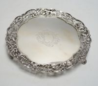 A silver card tray with pierced border, Edward Hutton, maker's mark and lion only, 20.3cm, 12.4oz.