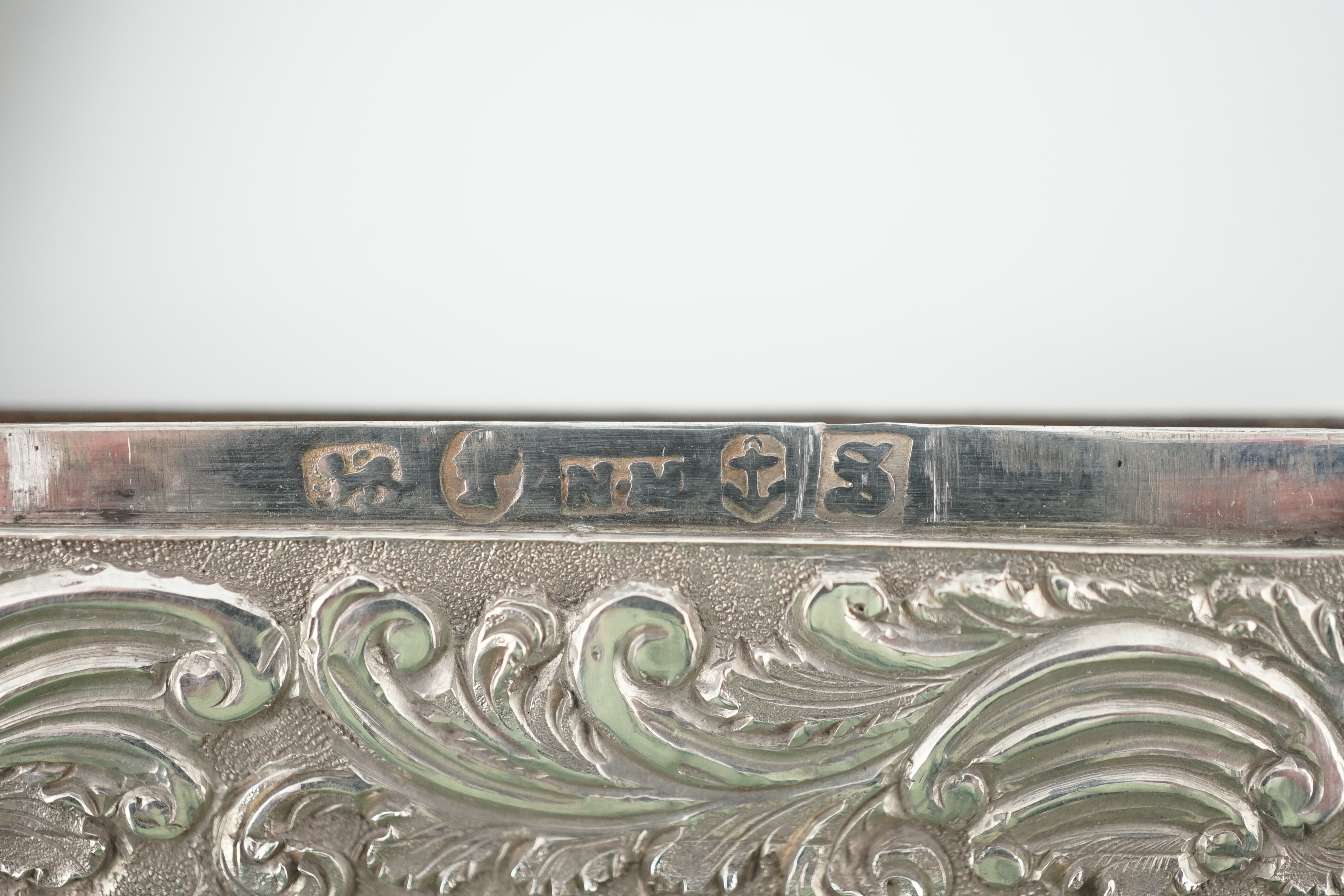 An early Victorian silver 'castle top' card case by Nathaniel Mills, embossed with scenes of Windsor - Image 7 of 7