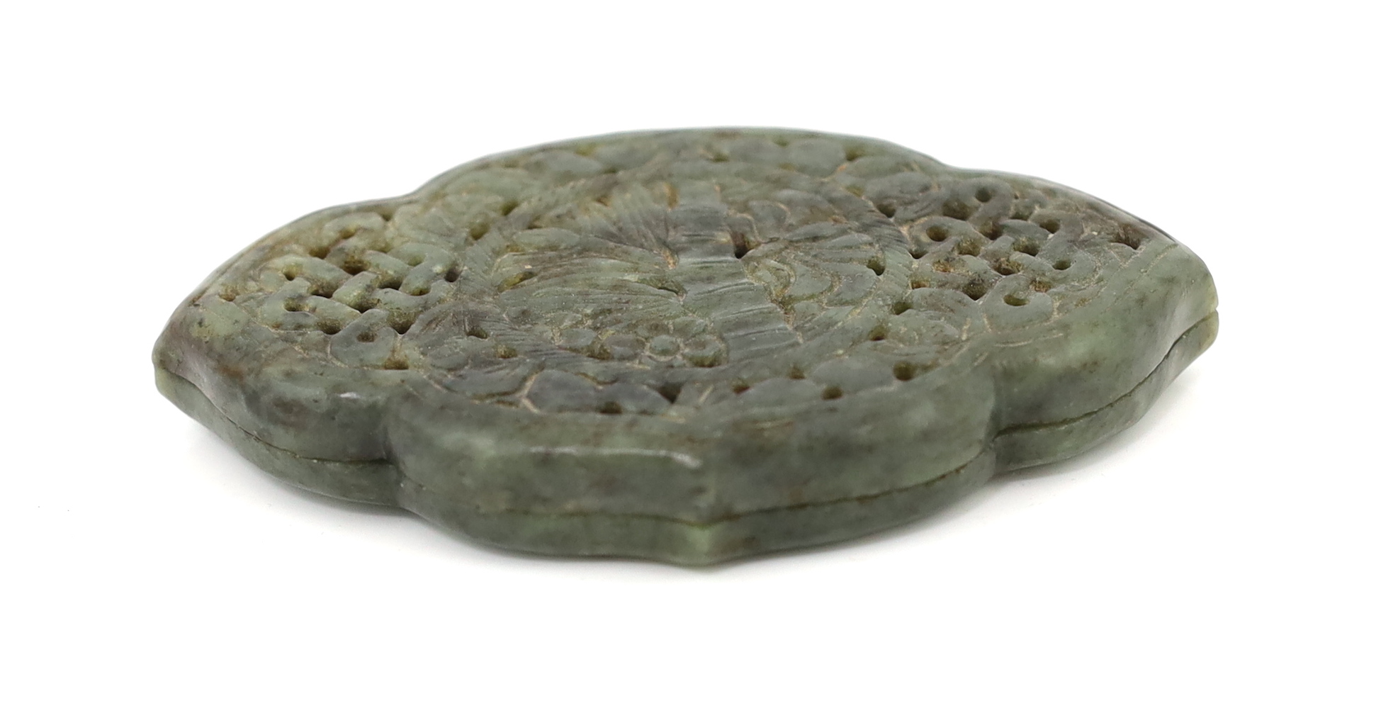A Chinese reticulated mottled green jade box and cover, Qing dynasty, the cover carved and pierced - Image 4 of 4