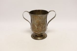 A George III provincial silver two handled cup, with reeded handles, Newcastle, circa 1780, marks