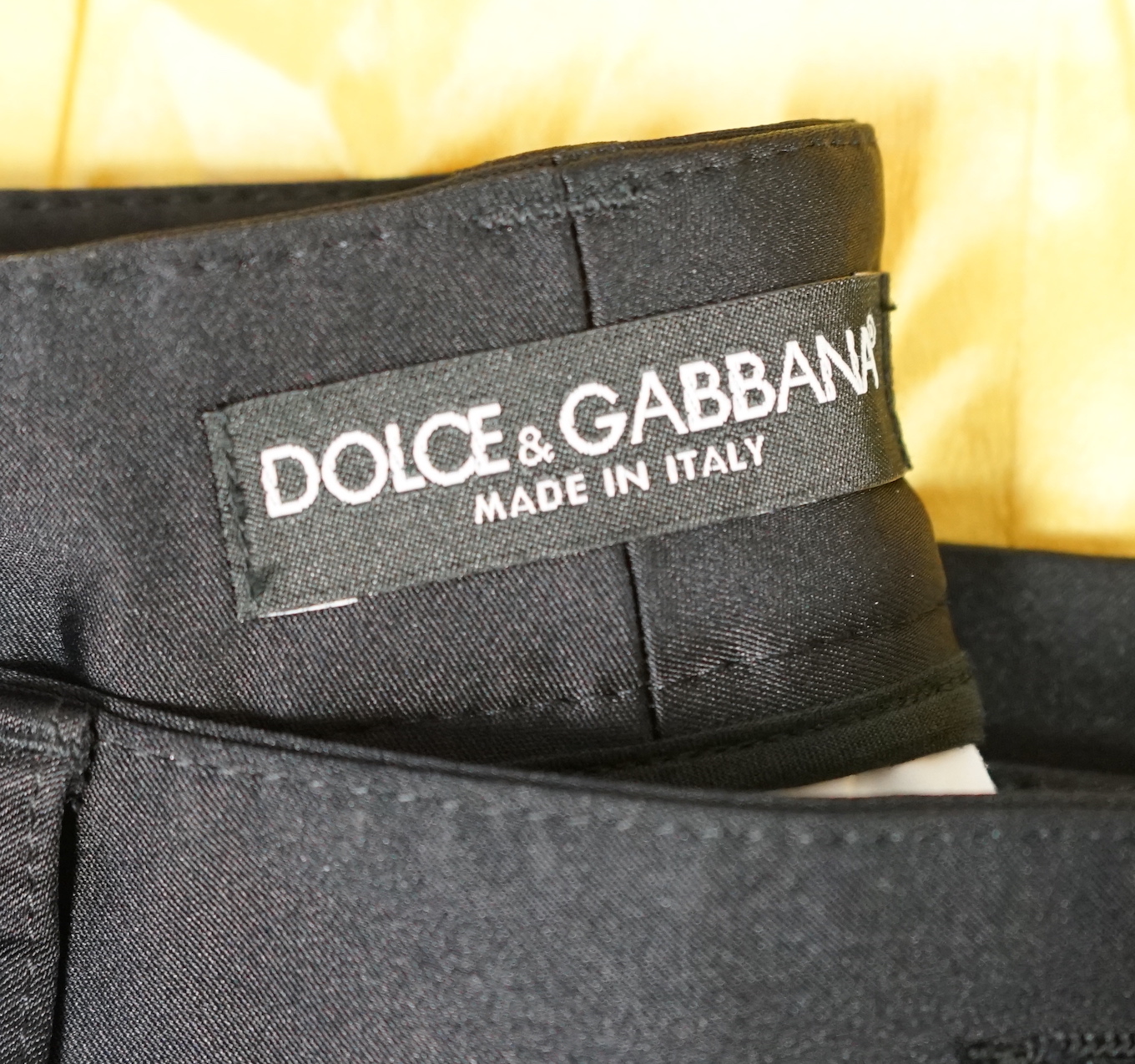 A lady's Dolce & Gabbana yellow silk blouse and a pair of black satin jeans. Blouse size 44 Trousers - Image 4 of 4