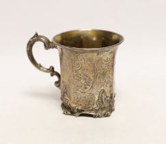 An ornate Victorian silver christening can, The Barnards, London, 1843, 92mm, 6.8oz.***CONDITION