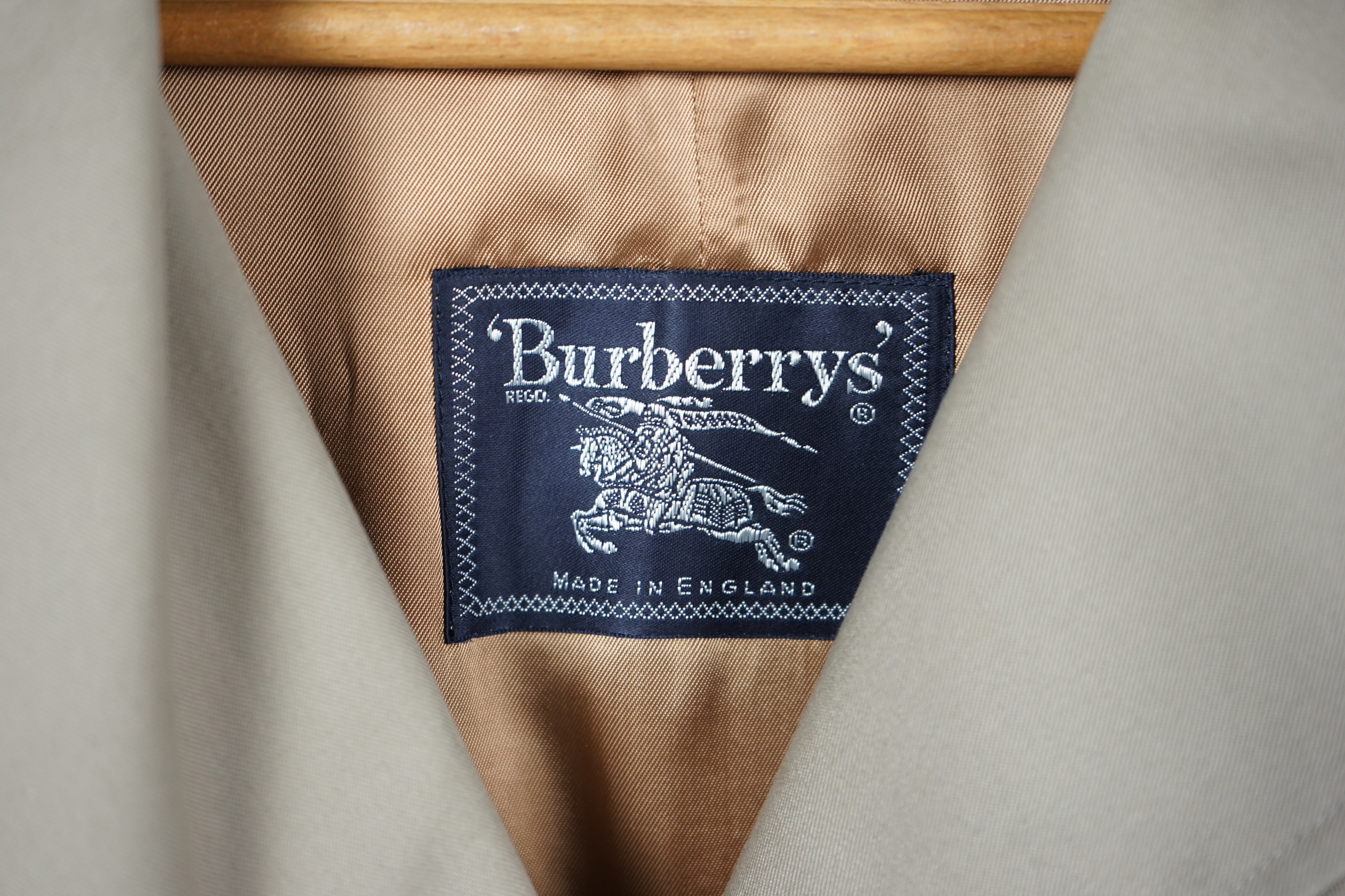 A lady's Burberry trench coat with padded detachable lining, c.2005, size 12***CONDITION REPORT*** - Image 4 of 6
