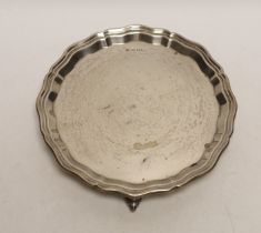 A George V silver waiter with pie crust border, Viners Ltd, Sheffield, 1931, 19.8cm, 11oz.***