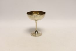 An Edwardian planished silver Champagne coupe, by Mappin & Webb, London, 1903, height 10.7cm, 4.