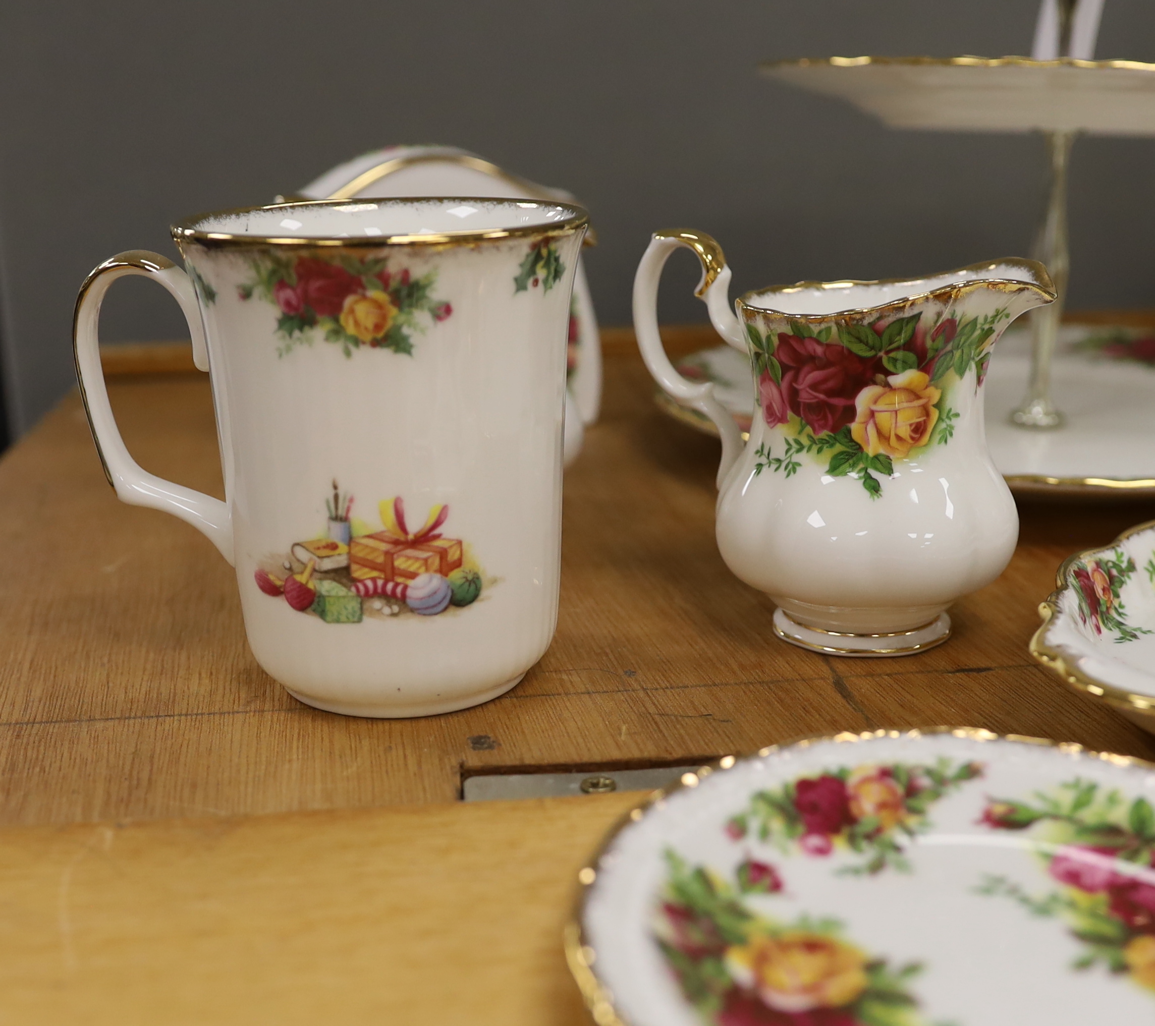 A Royal Albert 'Old Country Roses' tea service***CONDITION REPORT***PLEASE NOTE:- Prospective buyers - Image 4 of 7