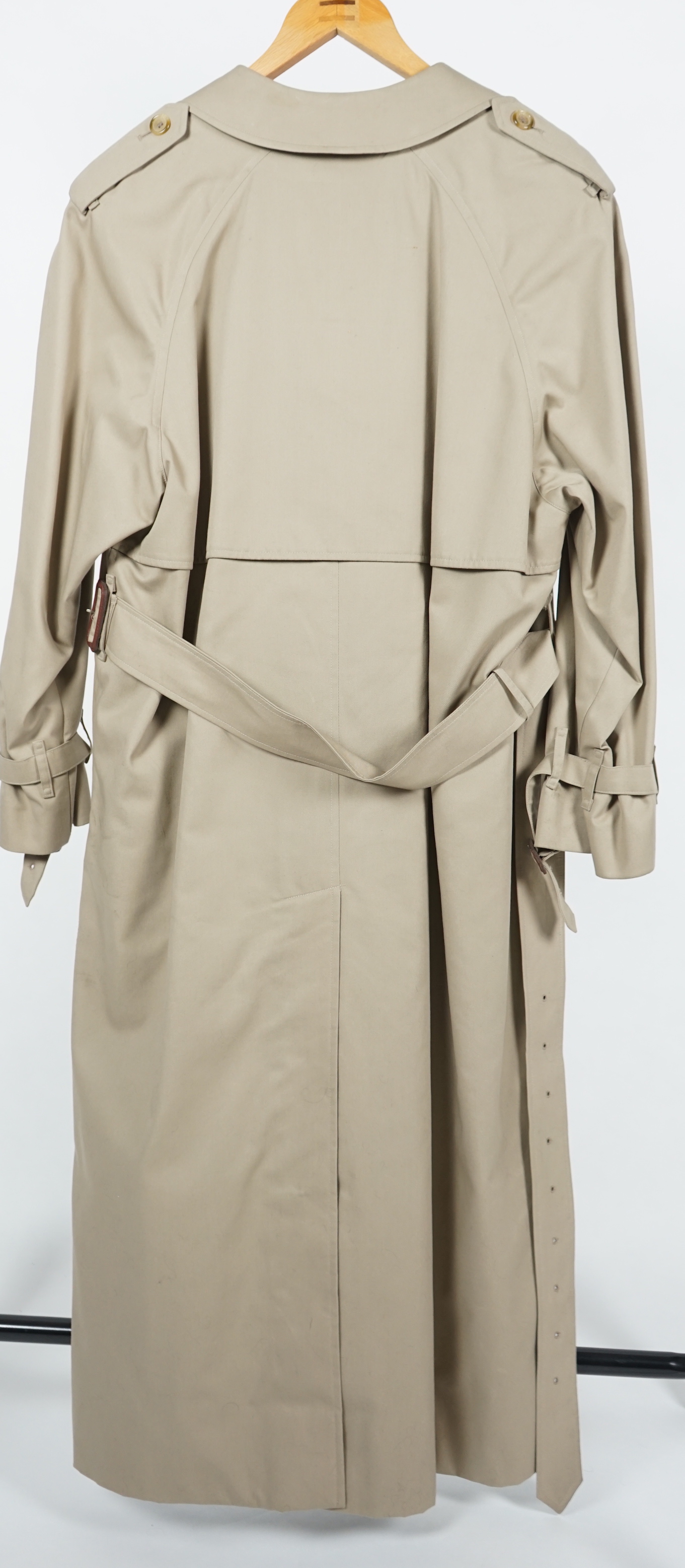 A lady's Burberry trench coat with padded detachable lining, c.2005, size 12***CONDITION REPORT*** - Image 5 of 6