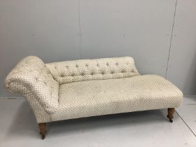 An Edwardian beech button back chaise longue***CONDITION REPORT***PLEASE NOTE:- Prospective buyers