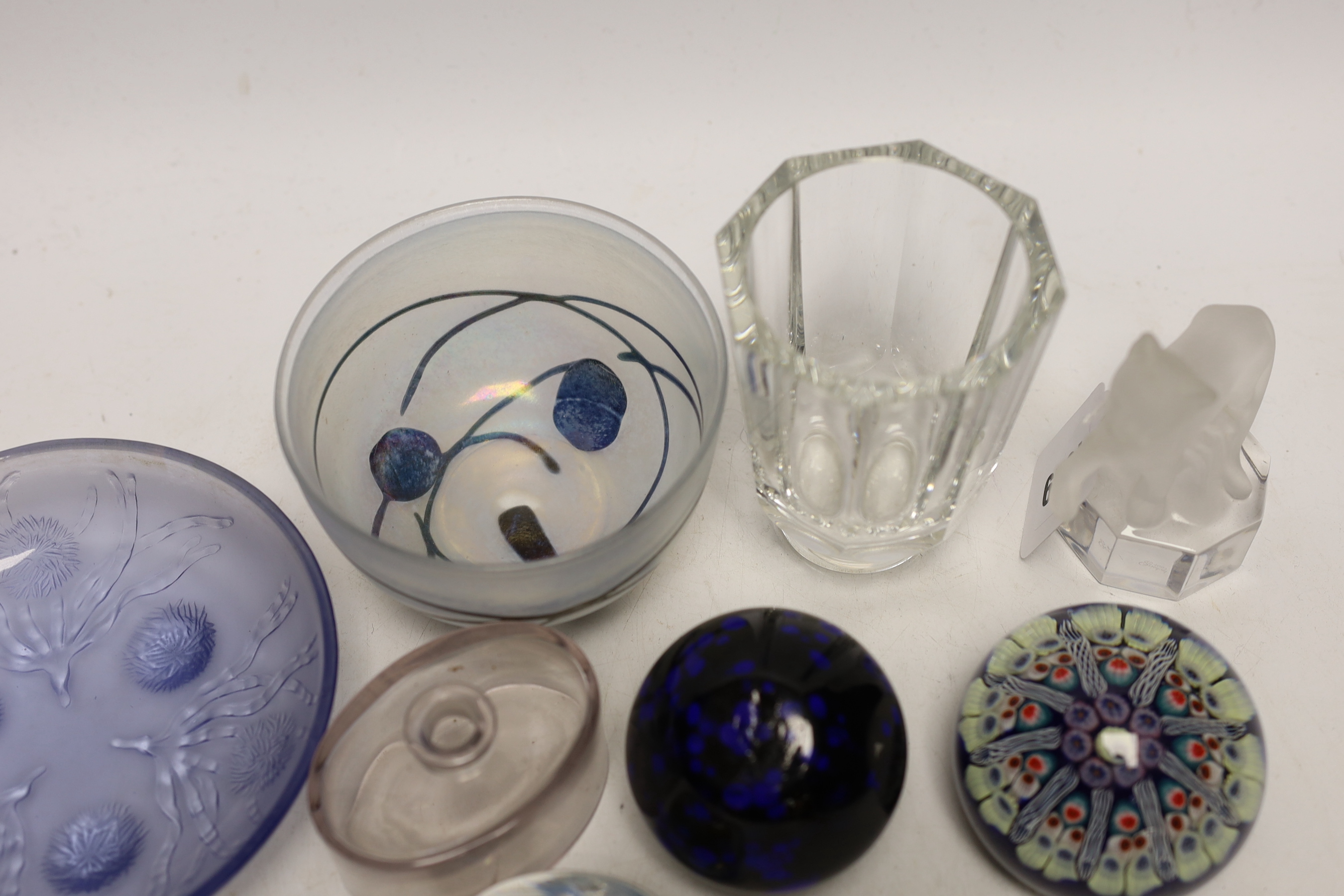 A collection of signed 20th century glassware, a Goebel cat, a Sabino dish, a bowl, an ink bottle, - Image 5 of 5