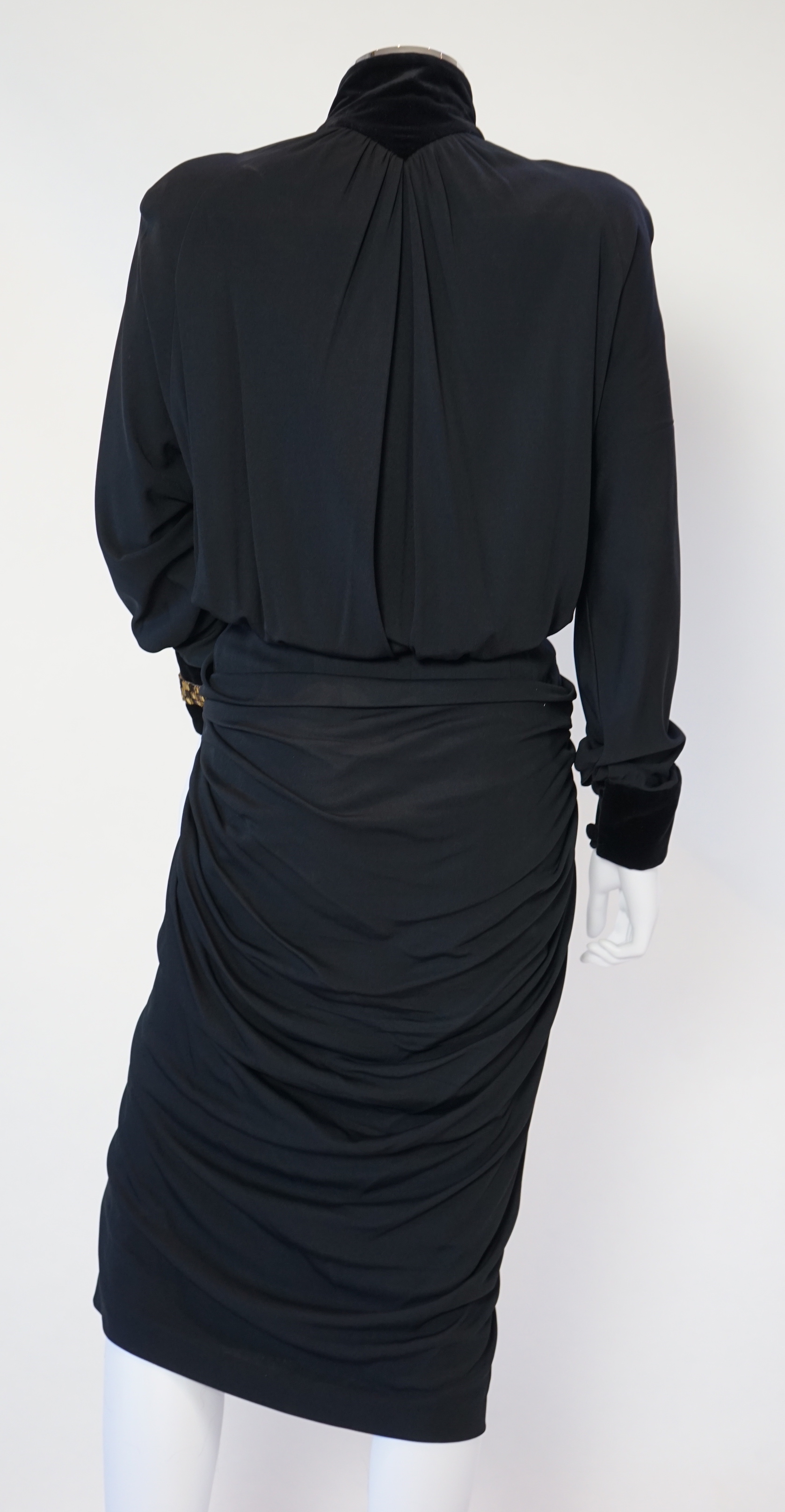 A Karl Lagerfeld black evening dress, stunning dress, velvet collar and velvet cuffs with gold - Image 4 of 11