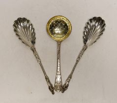 A pair of Victorian silver apostle serving spoons, Edward Hutton, London, 1890, 20.5cm and a