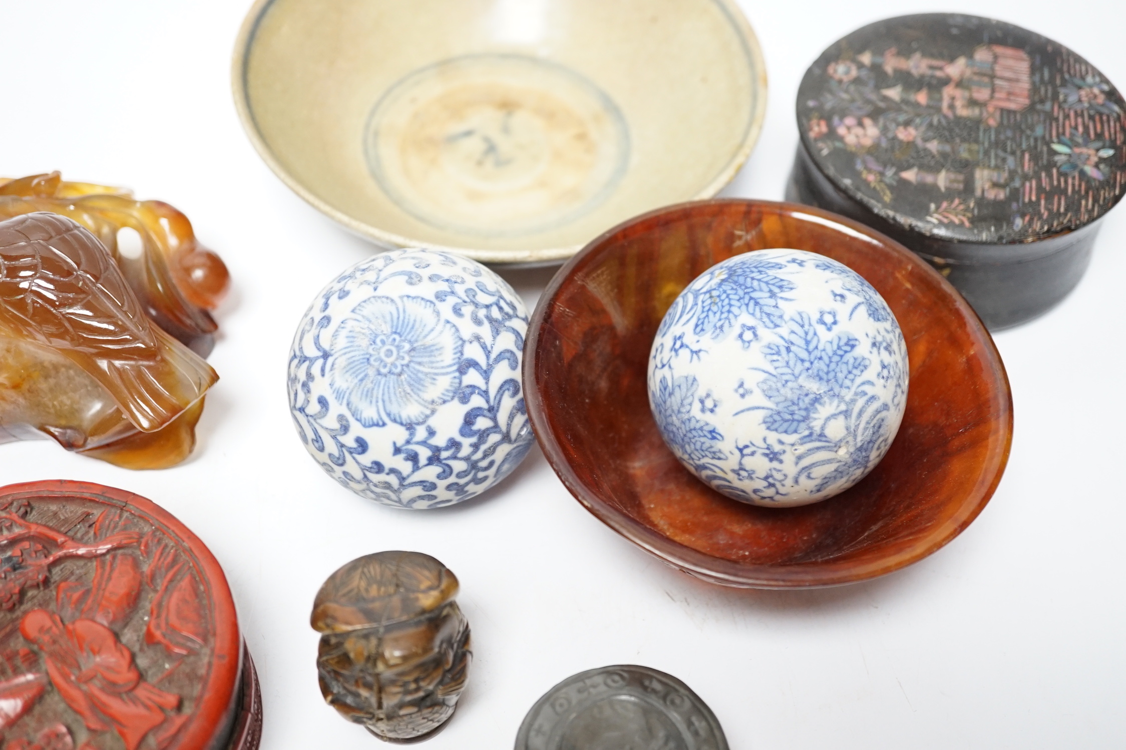 Eleven Chinese or Japanese items including; a bowl, a red lacquer box, an agate carving of a bird - Image 6 of 13