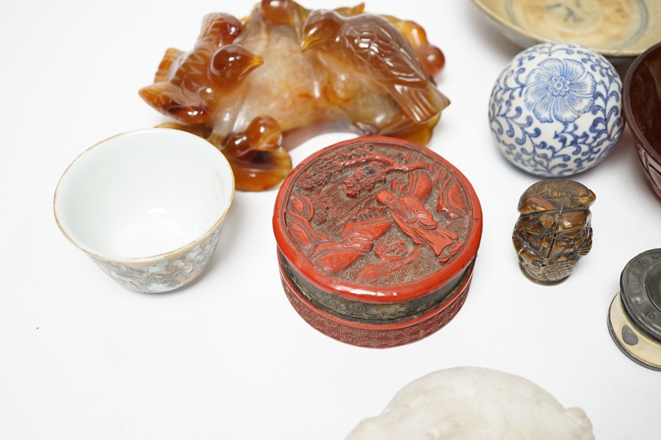 Eleven Chinese or Japanese items including; a bowl, a red lacquer box, an agate carving of a bird - Image 3 of 13