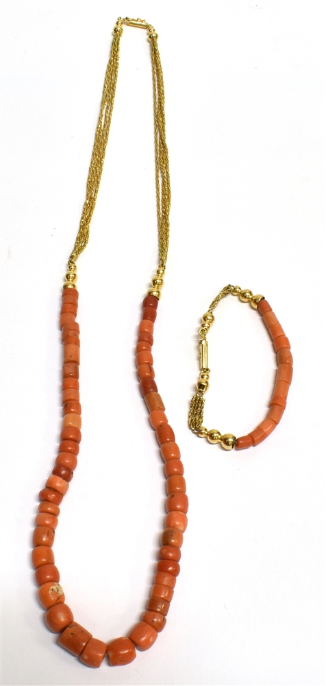 ARABIAN DEMI PARURE OF YELLOW METAL AND CORAL The necklace and bracelet comprising of yellow metal - Image 2 of 2