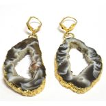 A PAIR OF YEMENI AQEEQ GEODE EARRINGS The Geode slices in light grey (bluish) and brown (blackish)