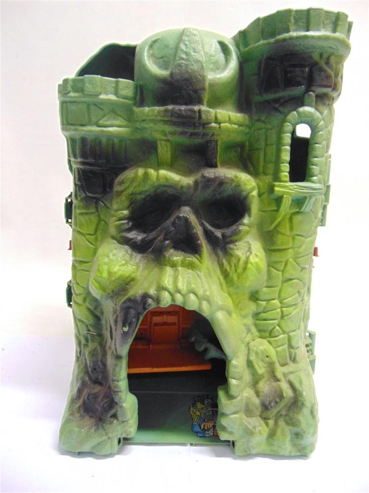 A HE-MAN & THE MASTERS OF THE UNIVERSE COLLECTION comprising Castle Greyskull; seventeen assorted - Image 2 of 4