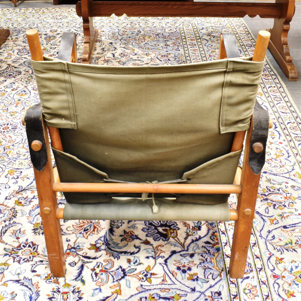 A BEECH FRAMED 'SAFARI' STYLE ARMCHAIR in the manner of Kaare Klint, with canvas slung set and backs - Image 2 of 4