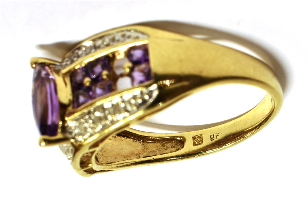 QVC 9CT GOLD GEMSET CLUSTER RING The cluster comprising of a central band of small round cut - Image 4 of 4