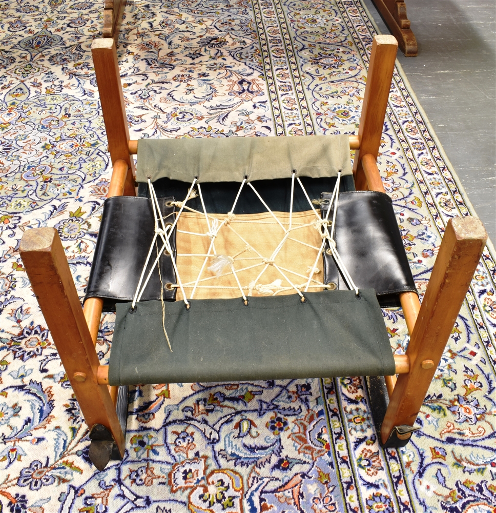 A BEECH FRAMED 'SAFARI' STYLE ARMCHAIR in the manner of Kaare Klint, with canvas slung set and backs - Image 3 of 4