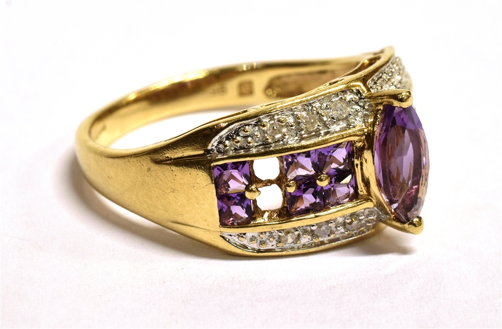 QVC 9CT GOLD GEMSET CLUSTER RING The cluster comprising of a central band of small round cut - Image 2 of 4