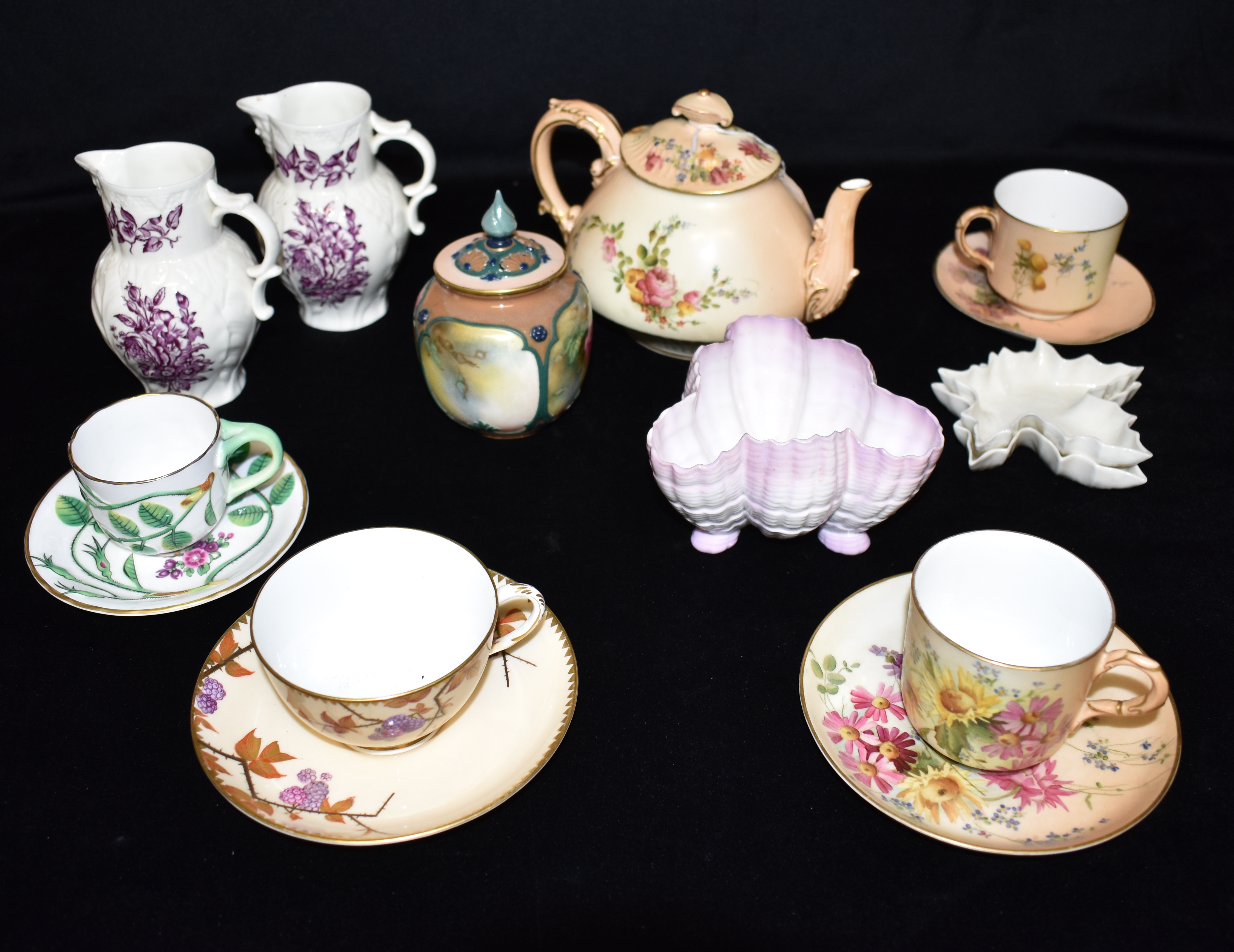 A COLLECTION OF ASSORTED ROYAL WORCESTER including small pot pourri with painted floral