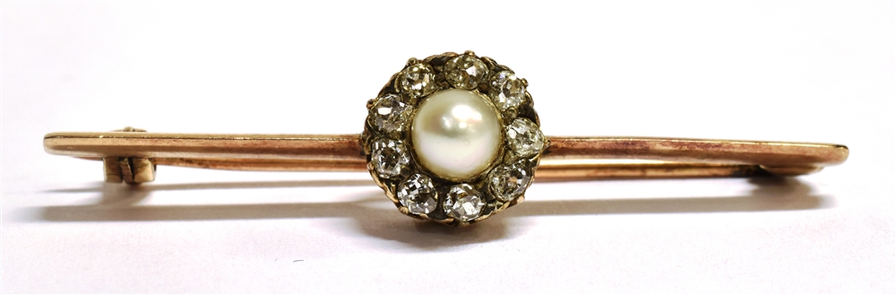 A DIAMOND AND CULTURED PEARL FLOWER HEAD BAR BROOCH The early to mid 20th Century bar brooch,