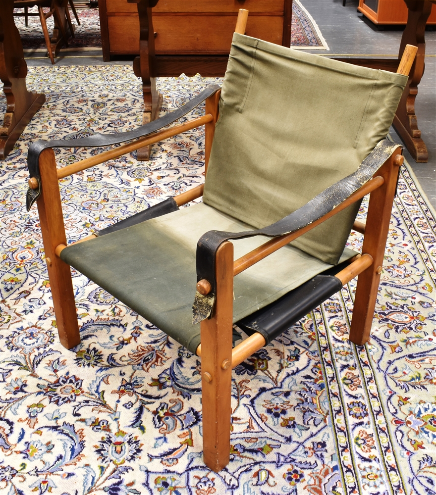 A BEECH FRAMED 'SAFARI' STYLE ARMCHAIR in the manner of Kaare Klint, with canvas slung set and backs - Image 4 of 4