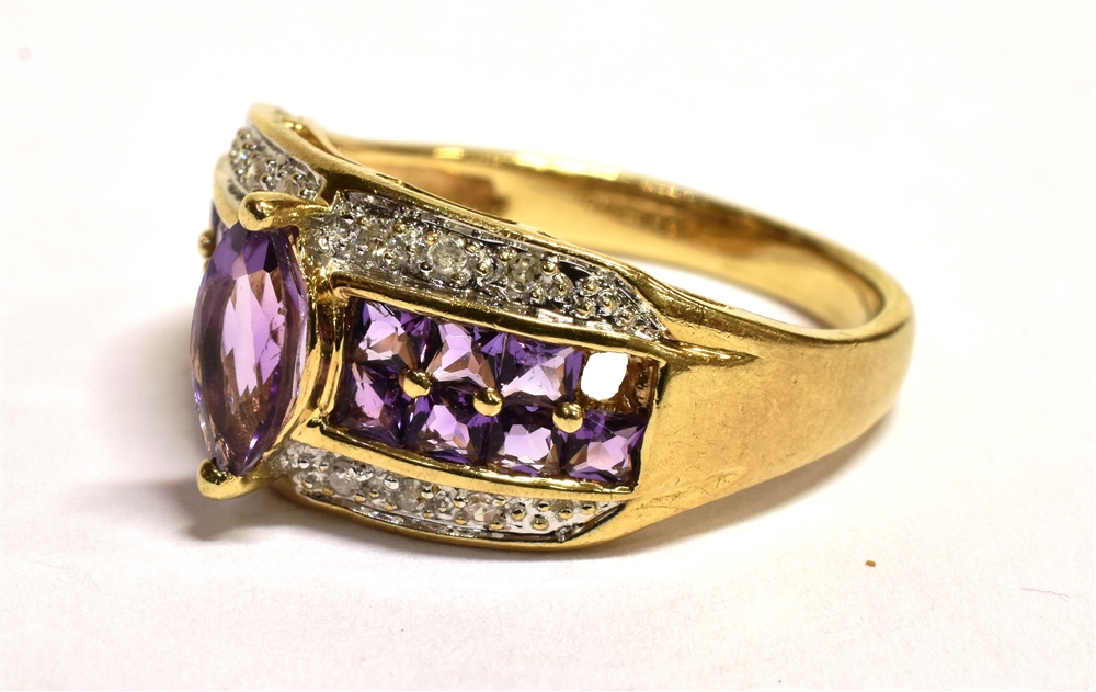 QVC 9CT GOLD GEMSET CLUSTER RING The cluster comprising of a central band of small round cut - Image 3 of 4