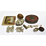 A COLLECTION OF VINTAGE JEWELLERY AND TRINKETS to include silver, a silver trinket box measuring 6.5