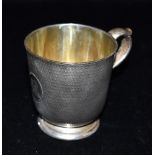 GARRARDS VICTORIAN SILVER CUP Machine turned pattern, monogrammed cartouche, scroll handle,