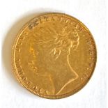 GREAT BRITAIN - VICTORIA (1837-1901), SOVEREIGN, 1885 young head.