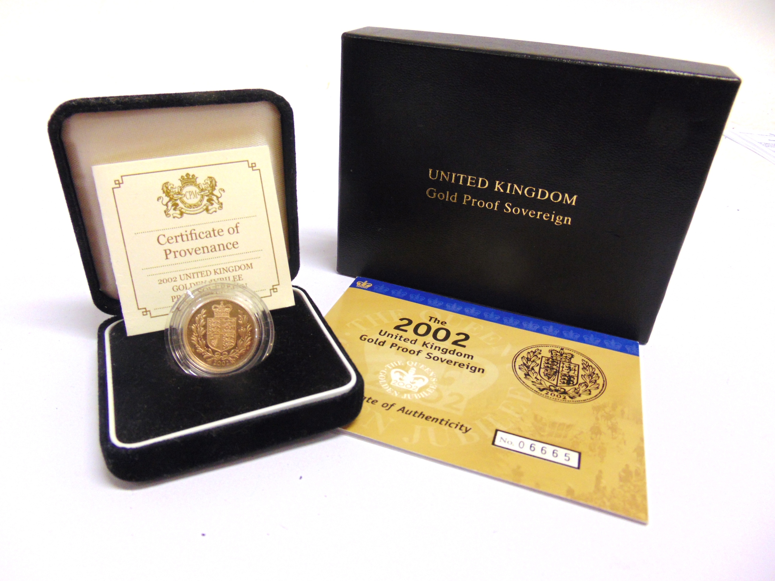 UNITED KINGDOM - ELIZABETH II (1952-2022), SOVEREIGN, 2002 with Golden Jubilee Royal shield reverse,