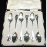 EDWARDIAN SILVER TEASPOONS IN BOX A boxed set of six silver spoons. Hallmarked Birmingham 1913.