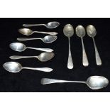 A SET OF SIX SILVER SPOONS & TWO PAIRS OF EARLY SILVER SPOONS Set of six teaspoons by William
