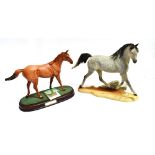 A ROYAL DOULTON FIGURE OF A CHESTNUT HORSE on an oval wooden plinth base, height 22cm, and a