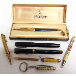 ASSORTED COLLECTABLES comprising a Parker fountain pen, dark teal, with a 14K 585 nib, boxed; a