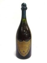 MOET ET CHANDON CHAMPAGNE CUVEE DOM PERIGNON, VINTAGE 1966 one bottle. Condition Report : Some